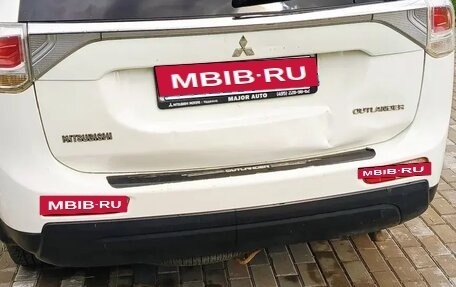 Mitsubishi Outlander III рестайлинг 3, 2013 год, 1 170 000 рублей, 9 фотография