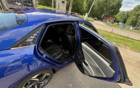 Hyundai Elantra, 2020 год, 2 300 000 рублей, 4 фотография