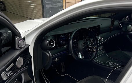 Mercedes-Benz E-Класс, 2021 год, 4 600 000 рублей, 15 фотография
