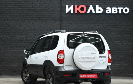 Chevrolet Niva I рестайлинг, 2017 год, 800 000 рублей, 4 фотография