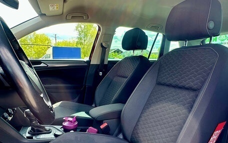 Volkswagen Tiguan II, 2018 год, 3 200 000 рублей, 16 фотография