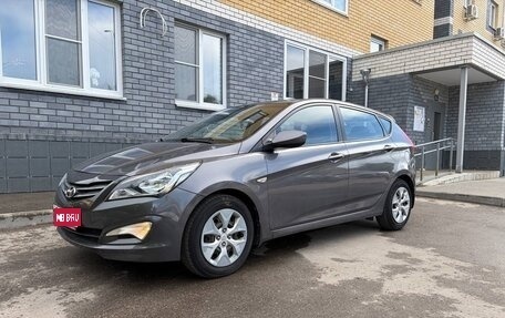 Hyundai Solaris II рестайлинг, 2015 год, 997 000 рублей, 1 фотография
