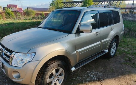 Mitsubishi Pajero IV, 2012 год, 2 000 000 рублей, 1 фотография