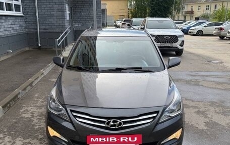 Hyundai Solaris II рестайлинг, 2015 год, 997 000 рублей, 10 фотография