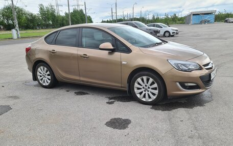 Opel Astra J, 2012 год, 850 000 рублей, 2 фотография