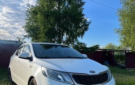 KIA Rio III рестайлинг, 2013 год, 900 000 рублей, 2 фотография