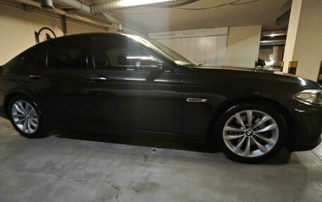 BMW 5 серия, 2015 год, 2 480 000 рублей, 2 фотография