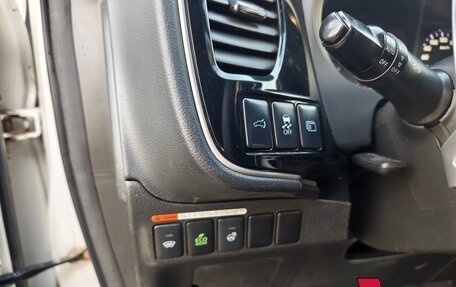 Mitsubishi Outlander III рестайлинг 3, 2013 год, 1 200 000 рублей, 7 фотография