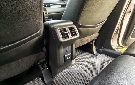 Mitsubishi Outlander III рестайлинг 3, 2013 год, 1 200 000 рублей, 11 фотография