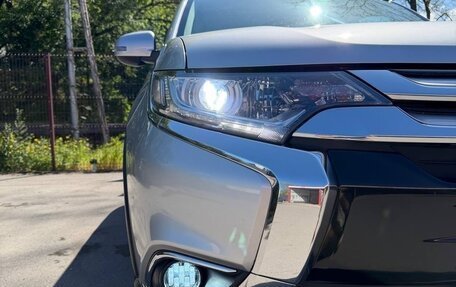 Mitsubishi Outlander III рестайлинг 3, 2018 год, 1 700 000 рублей, 5 фотография