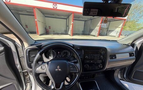 Mitsubishi Outlander III рестайлинг 3, 2018 год, 1 700 000 рублей, 19 фотография