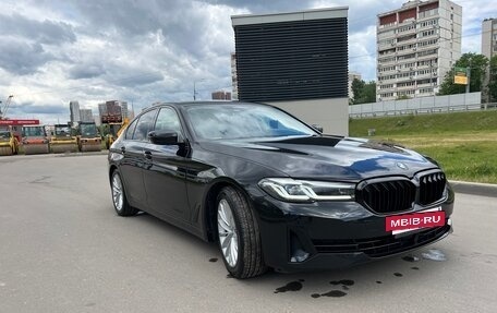 BMW 5 серия, 2022 год, 5 300 000 рублей, 2 фотография