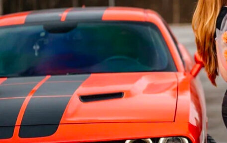 Dodge Challenger III рестайлинг 2, 2019 год, 2 100 000 рублей, 2 фотография