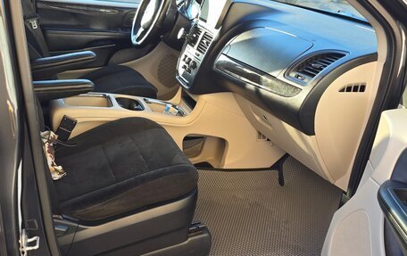 Dodge Caravan V, 2011 год, 1 590 000 рублей, 6 фотография