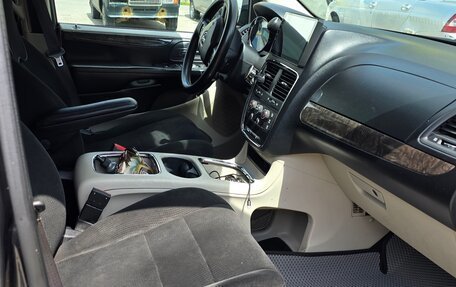 Dodge Caravan V, 2011 год, 1 590 000 рублей, 12 фотография