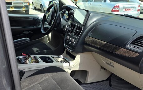 Dodge Caravan V, 2011 год, 1 590 000 рублей, 10 фотография