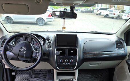 Dodge Caravan V, 2011 год, 1 590 000 рублей, 8 фотография