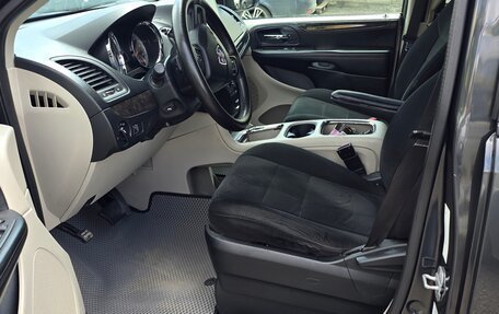 Dodge Caravan V, 2011 год, 1 590 000 рублей, 11 фотография