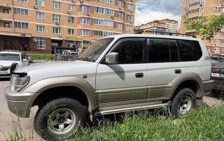 Toyota Land Cruiser Prado 90 рестайлинг, 1998 год, 950 000 рублей, 3 фотография