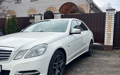 Mercedes-Benz E-Класс, 2011 год, 1 600 000 рублей, 1 фотография