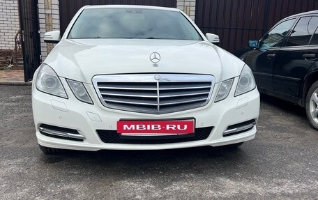 Mercedes-Benz E-Класс, 2011 год, 1 600 000 рублей, 2 фотография