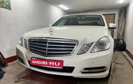 Mercedes-Benz E-Класс, 2011 год, 1 600 000 рублей, 4 фотография