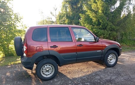 Chevrolet Niva I рестайлинг, 2014 год, 710 000 рублей, 5 фотография