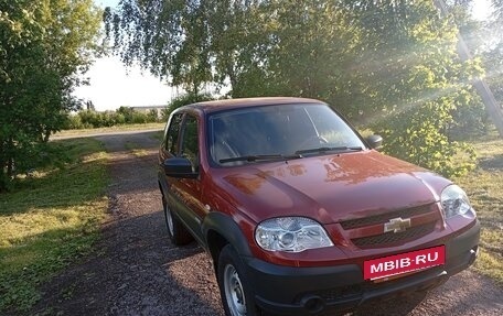 Chevrolet Niva I рестайлинг, 2014 год, 710 000 рублей, 3 фотография