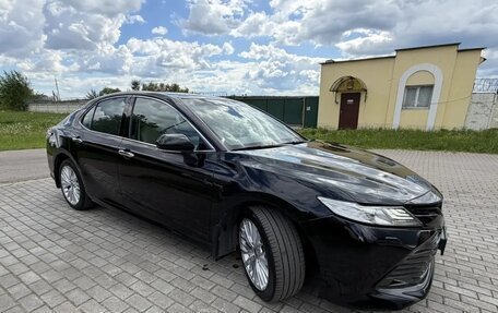 Toyota Camry, 2021 год, 3 100 000 рублей, 2 фотография