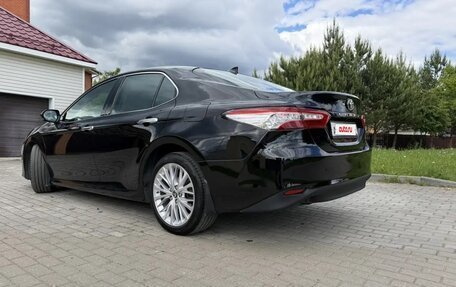 Toyota Camry, 2021 год, 3 100 000 рублей, 4 фотография
