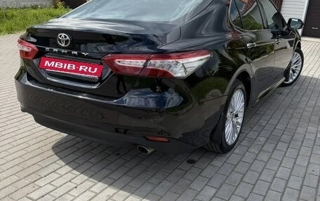 Toyota Camry, 2021 год, 3 100 000 рублей, 10 фотография