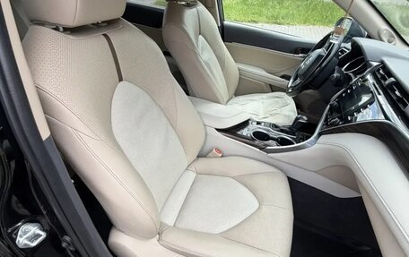 Toyota Camry, 2021 год, 3 100 000 рублей, 25 фотография