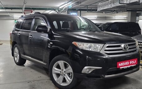 Toyota Highlander III, 2012 год, 1 900 000 рублей, 2 фотография