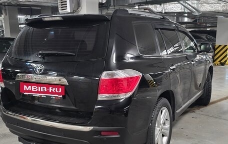 Toyota Highlander III, 2012 год, 1 900 000 рублей, 4 фотография