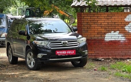 Toyota Highlander III, 2012 год, 1 900 000 рублей, 18 фотография