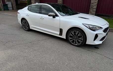 KIA Stinger I, 2018 год, 2 700 000 рублей, 3 фотография