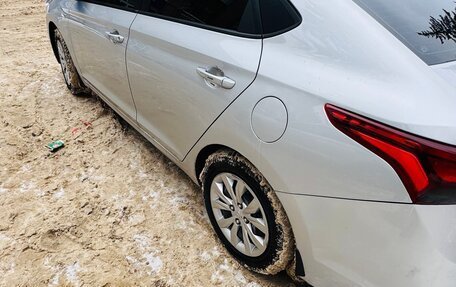Hyundai Solaris II рестайлинг, 2017 год, 900 000 рублей, 8 фотография