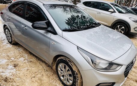 Hyundai Solaris II рестайлинг, 2017 год, 900 000 рублей, 10 фотография