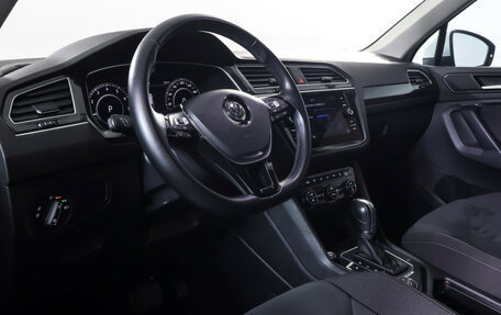Volkswagen Tiguan II, 2018 год, 3 145 000 рублей, 15 фотография