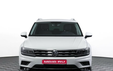 Volkswagen Tiguan II, 2018 год, 3 145 000 рублей, 2 фотография