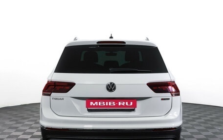 Volkswagen Tiguan II, 2018 год, 3 145 000 рублей, 7 фотография