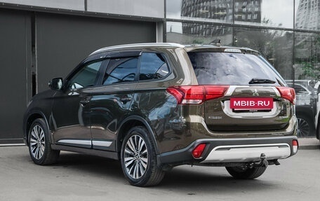 Mitsubishi Outlander III рестайлинг 3, 2019 год, 2 520 000 рублей, 7 фотография