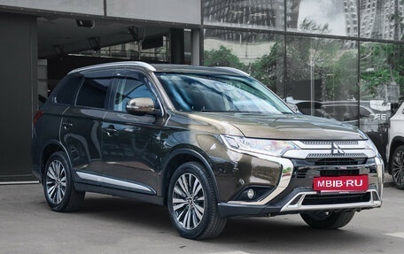 Mitsubishi Outlander III рестайлинг 3, 2019 год, 2 520 000 рублей, 3 фотография