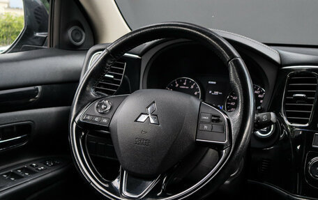 Mitsubishi Outlander III рестайлинг 3, 2019 год, 2 520 000 рублей, 12 фотография