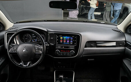 Mitsubishi Outlander III рестайлинг 3, 2019 год, 2 520 000 рублей, 10 фотография