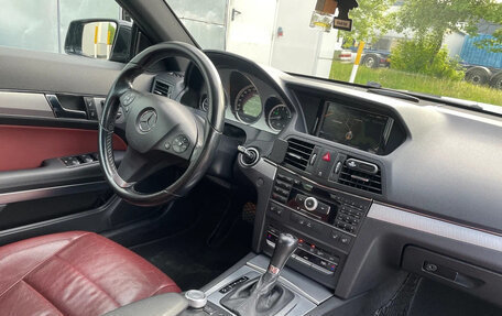 Mercedes-Benz E-Класс, 2010 год, 1 300 000 рублей, 7 фотография