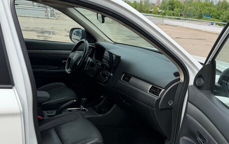 Mitsubishi Outlander III рестайлинг 3, 2012 год, 1 350 000 рублей, 15 фотография