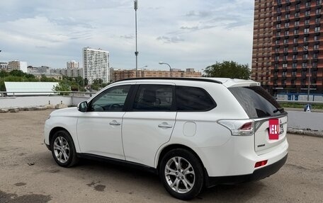 Mitsubishi Outlander III рестайлинг 3, 2012 год, 1 350 000 рублей, 4 фотография
