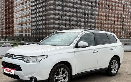 Mitsubishi Outlander III рестайлинг 3, 2012 год, 1 350 000 рублей, 3 фотография