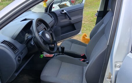 Volkswagen Polo IV рестайлинг, 2002 год, 250 000 рублей, 4 фотография